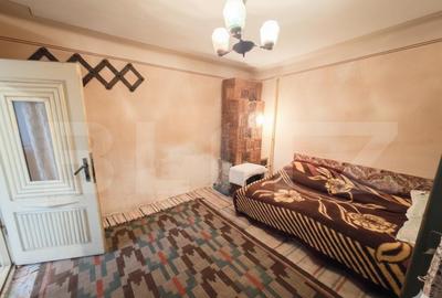 Casă cu 4 camere cu Teren 1300 Mp în Central