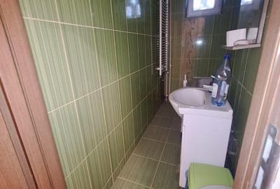 Apartament cu 2 camere semidecomandat, mobilat în Republicii - 7