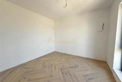 Casă cu 5 camere cu Teren 300 Mp în Berceni