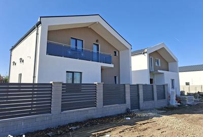 Casă cu 5 camere cu Teren 320 Mp în Berceni