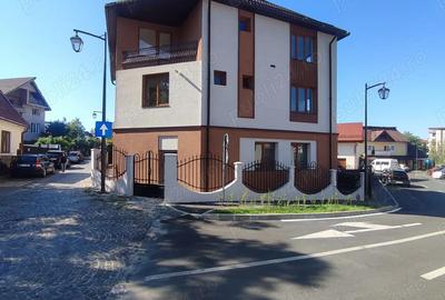 Casă cu 6 camere în Central - 1