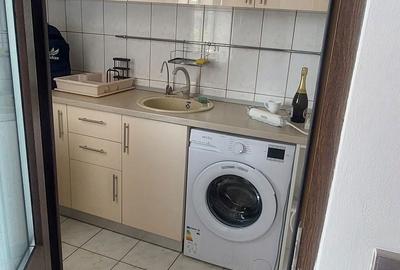 Garsonieră decomandată în Titan - 2
