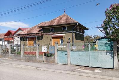 Casă cu 4 camere în Central - 2