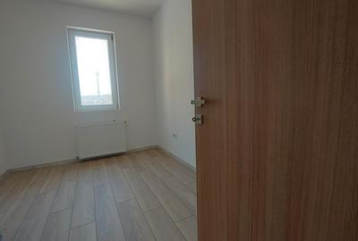 Apartament cu 3 camere semidecomandat în Apărătorii Patriei - 2