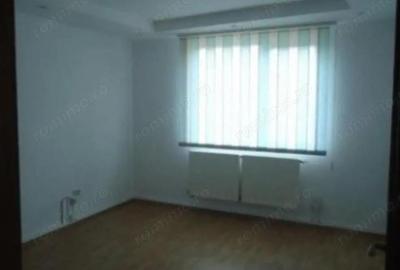 Casă cu 7 camere cu Teren 200 Mp în Mihai Bravu - 3