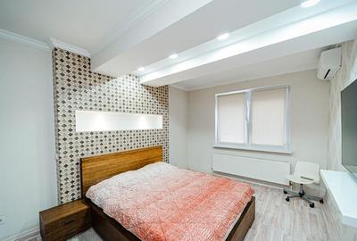 Apartament cu 3 camere de vanzare - 1