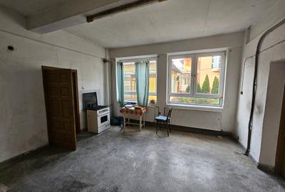 Ansamblu imobiliar, 2 corpuri, cu spațiu comercial, în Timișoara, zona Crișan - 27