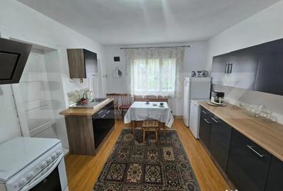 Casă cu 4 camere cu Teren 2432 Mp în Central - 8