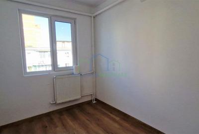Apartament cu 3 camere semidecomandat în Craiovița Nouă - 7