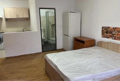 Garsonieră decomandată în Central - 1