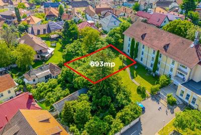 Teren intravilan de 693 mp - Zona centrala, Str. Democratiei, Brasov