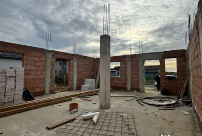 Casă cu 4 camere cu Teren 750 Mp în Central - 8