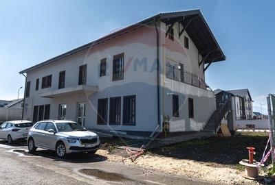 Spațiu comercial, de 261 mp, în Tractorul - 31