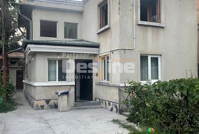 Casă individuală cu 4 camere cu Canalizare în Tei - 2