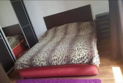 Garsonieră decomandată în Roșu