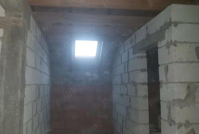 Casă cu Teren 680 Mp în Cătămărești - 1