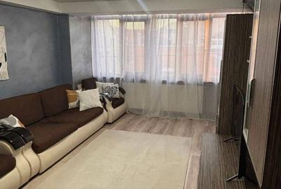 Apartament cu 4 camere decomandat în Traian - 2