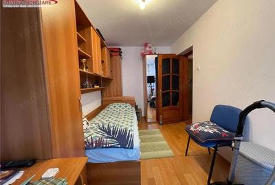 Apartament 3 camere de vanzare zona Taxe si Impozite Tulcea - 1