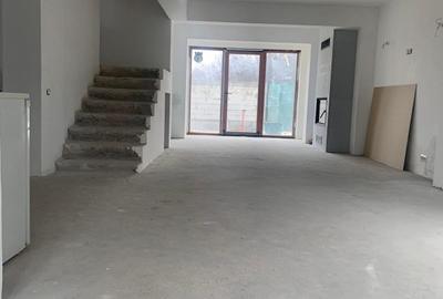 Casă cu 10 camere cu Canalizare în Voluntari - 2