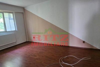 Apartament cu 3 camere semidecomandat în Caracal - 5