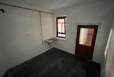 Casă cu 3 camere în Central - 1