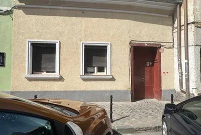Casa 2 camere ,deschidere stradala , potential comercial ultracentral - 1