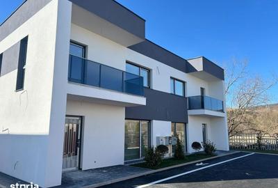 Casă cu 5 camere cu Teren 150 Mp în Florești