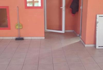 Spațiu comercial, de 40 mp, în Central - 4