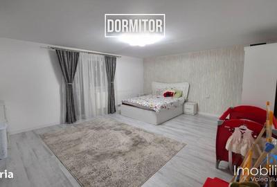 Casă cu 4 camere cu Teren 506 Mp în Petros - 1