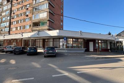 Spațiu comercial, de 285 mp, în Central - 3
