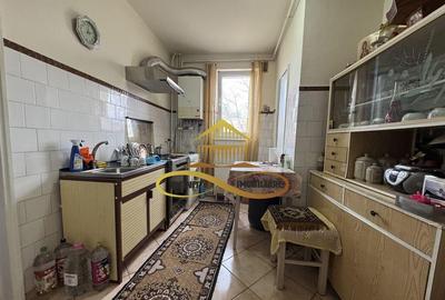 Apartament cu 2 camere cu balcon etaj 3 din 4 - de vanzare - 1