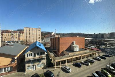 Apartament 3 camere Re?i?a, direct de la proprietar - 2