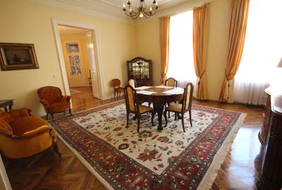 Apartament cu 3 camere decomandat, mobilat în Central - 2