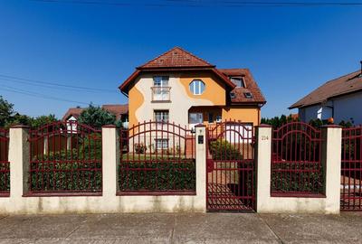 Vilă cu spatii largi, curte generoasă, locație excelentă - 2