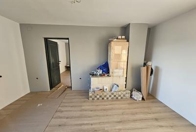 Casă cu 2 camere cu Teren 1628 Mp în Băița - 4