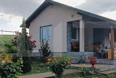 Casă cu 2 camere cu Teren 1751 Mp în Bogata - 2