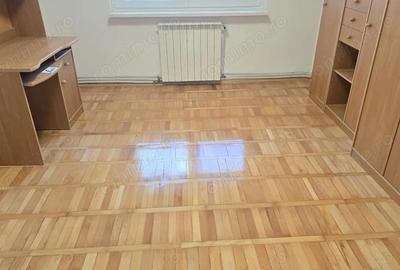 Apartament cu 4 camere decomandat în 22 Decembrie - 11