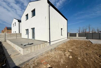 Casă individuală cu 4 camere cu Teren 320 Mp în Berceni - 16