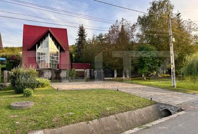 Casa moderna cu design deosebit,situata intr-o zona linistita. - 1