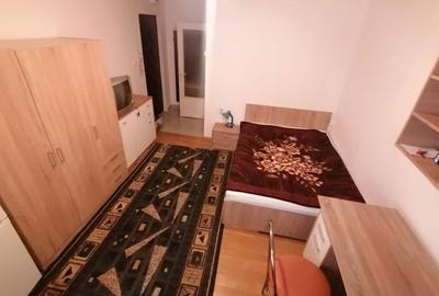 Garsonieră decomandată în Central - 2