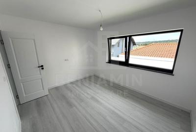 Casă cu 5 camere cu Teren 301 Mp în Cârcea - 5