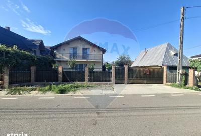 Casă cu 4 camere cu Teren 1475 Mp în Sarasău - 6