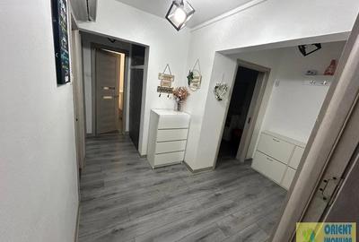 Apartament cu 3 camere decomandat în Km 4