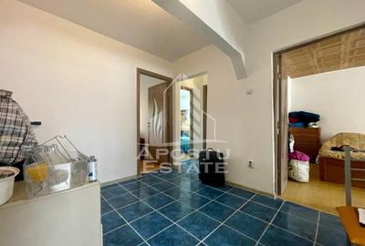 Apartament cu 3 camere decomandat, mobilat în Central