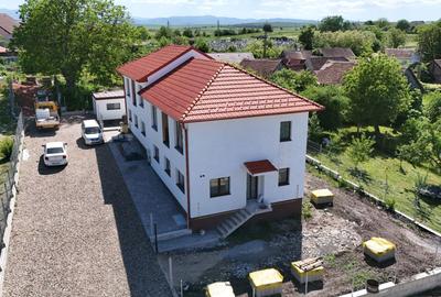 Casă cu 4 camere cu Canalizare în Șura Mică - 3