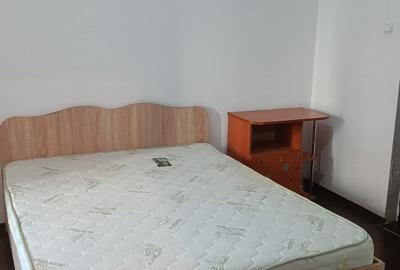 Apartament cu 2 camere în Micro 6