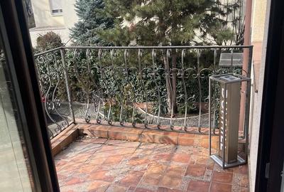 Casă cu 7 camere decomandat cu Teren 120 Mp în Floreasca