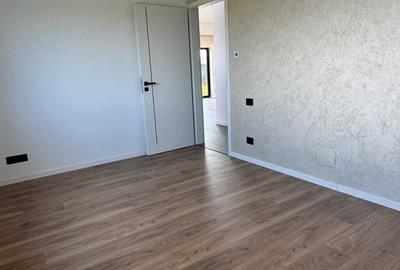 Casă cu 3 camere în Noua - 3