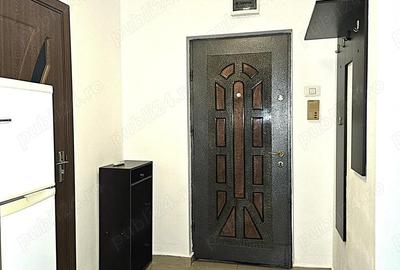 Apartament cu 2 camere decomandat în Romanilor