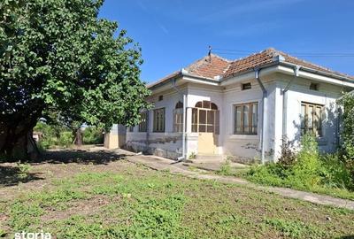 Casă cu 4 camere cu Teren 99 Mp în Central - 2
